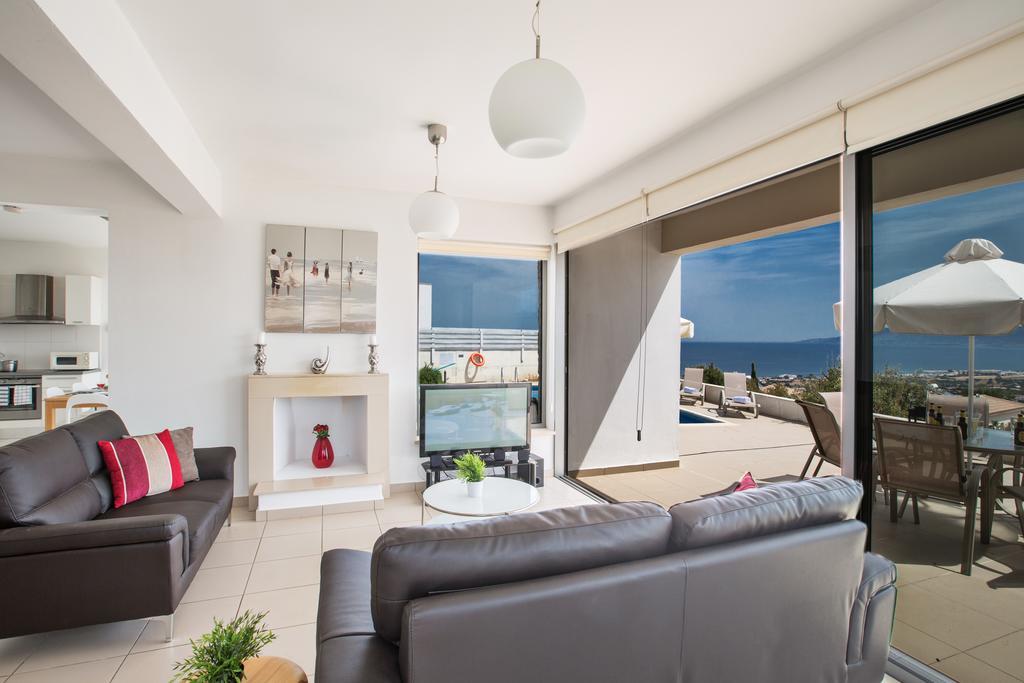 Esprit Villa 20 Polis Room photo