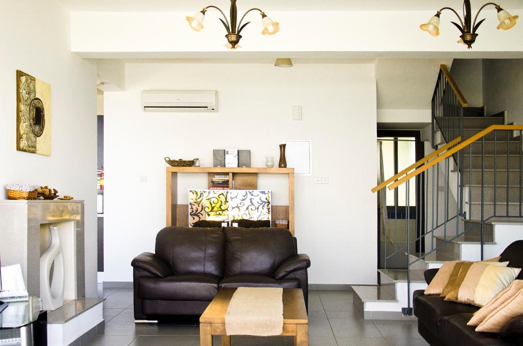 Esprit Villa 20 Polis Room photo
